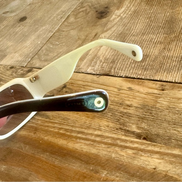 Coach Brown and Cream Classic Sunglasses with Case and Cloth - Picture 5 of 6